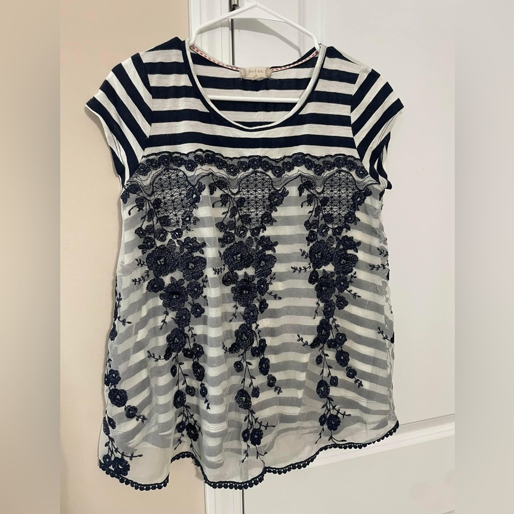 Navy and white top